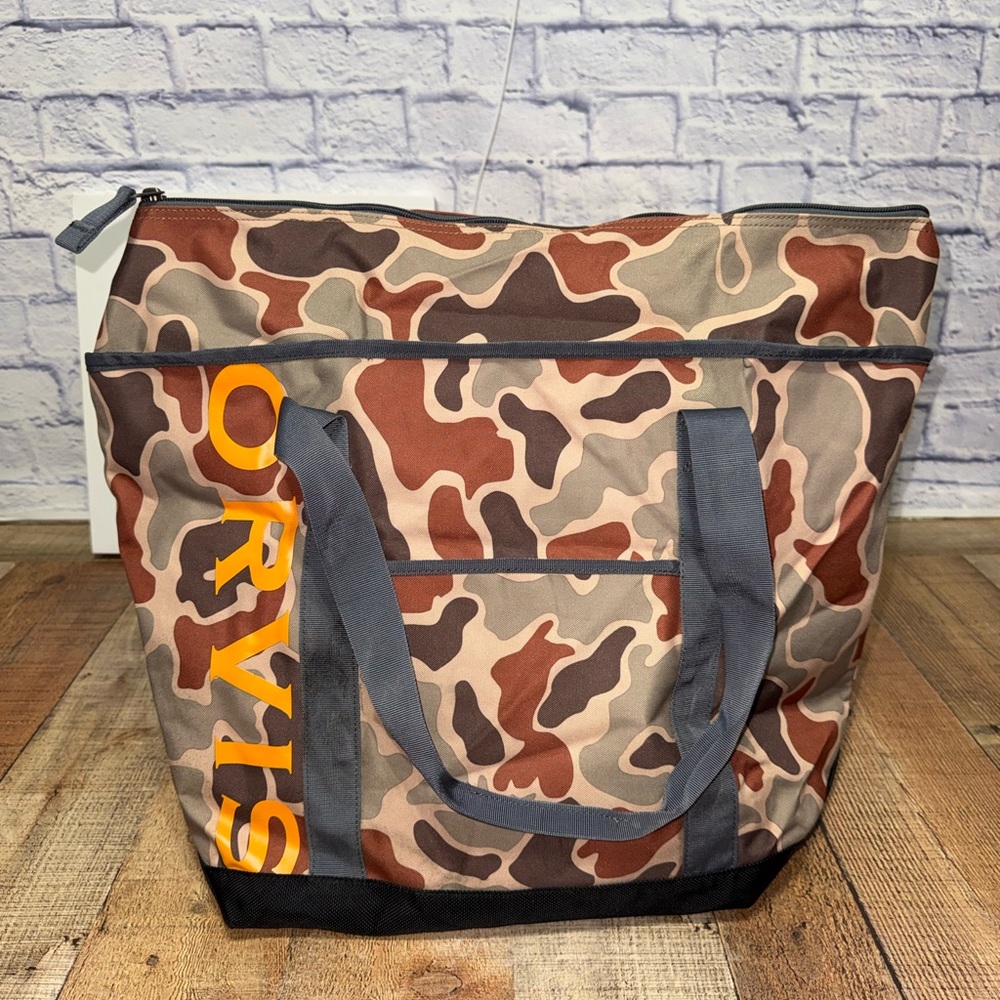 Orvis Large Adventure Tote "duck Camo"  With Luggage Roller Sleeve insulated Bag